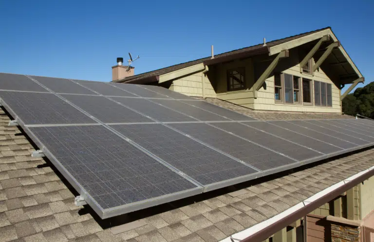 Optimizing Solar Panel Efficiency: Finding the Best Angle and Orientation for Your Home According to Forbes Experts